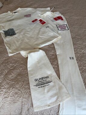 GUNZINII White Graphic Sweatshirt & Sweatpants Set